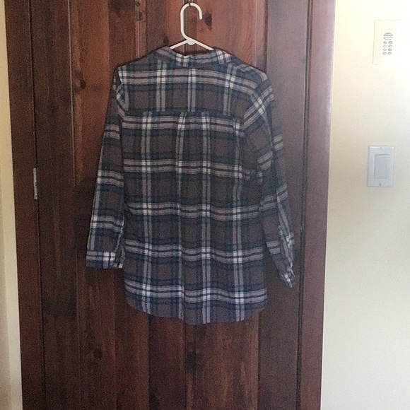 Plaid button shirt, very soft and comfy - Picture 5 of 7